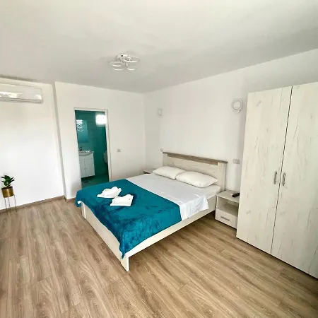 Πανσιόν Cochilia Ultracentral 3 Stele Costinești