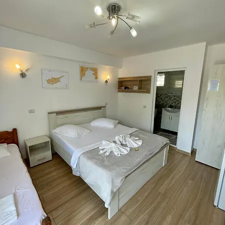 Πανσιόν Cochilia Ultracentral 3 Stele Costinești